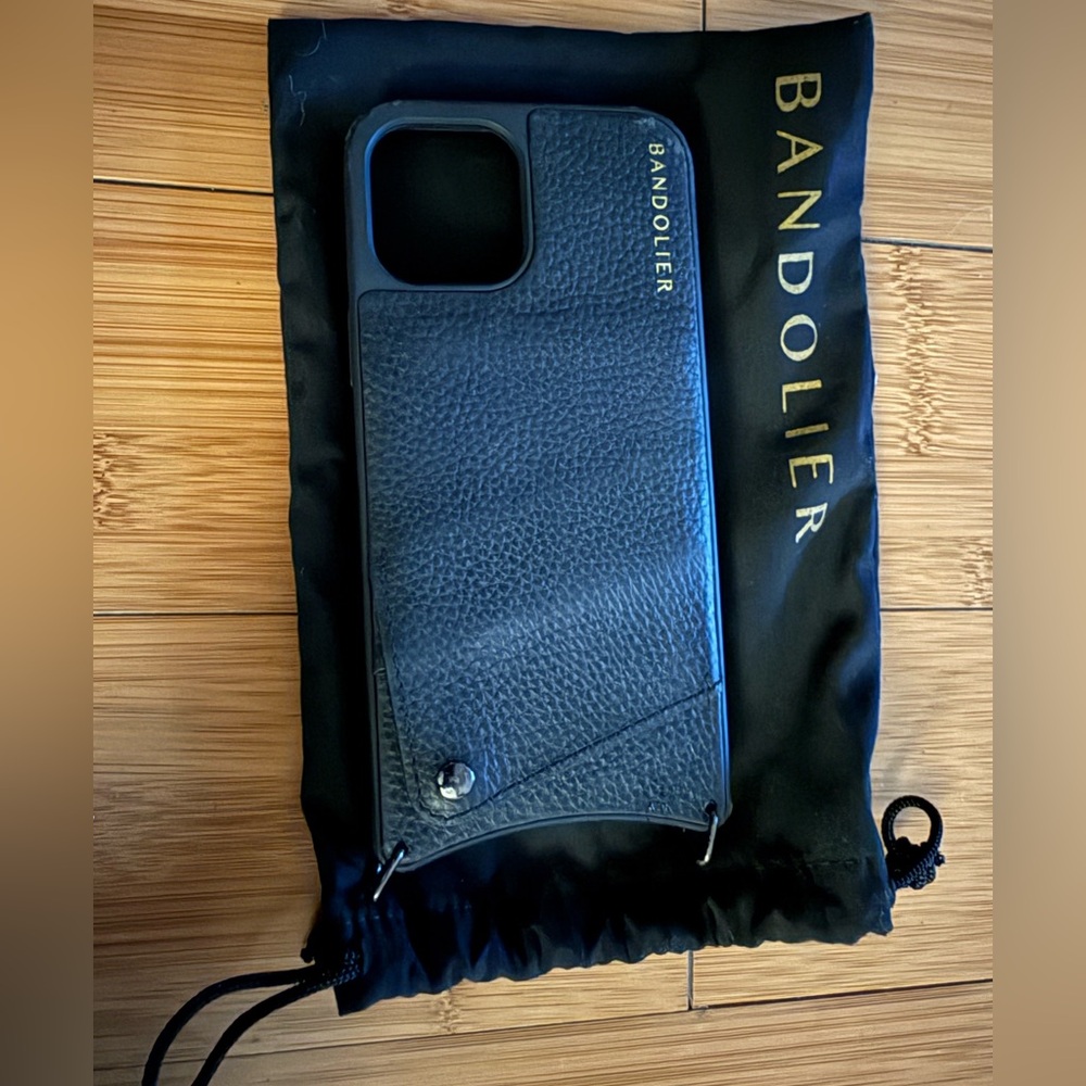 Bandolier iphone 12 pro max Black and pewter Emma Leather Phone Case used